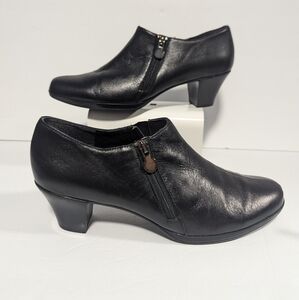 Munro Women's 'Taylor' Bootie Black Shoe Size 10M